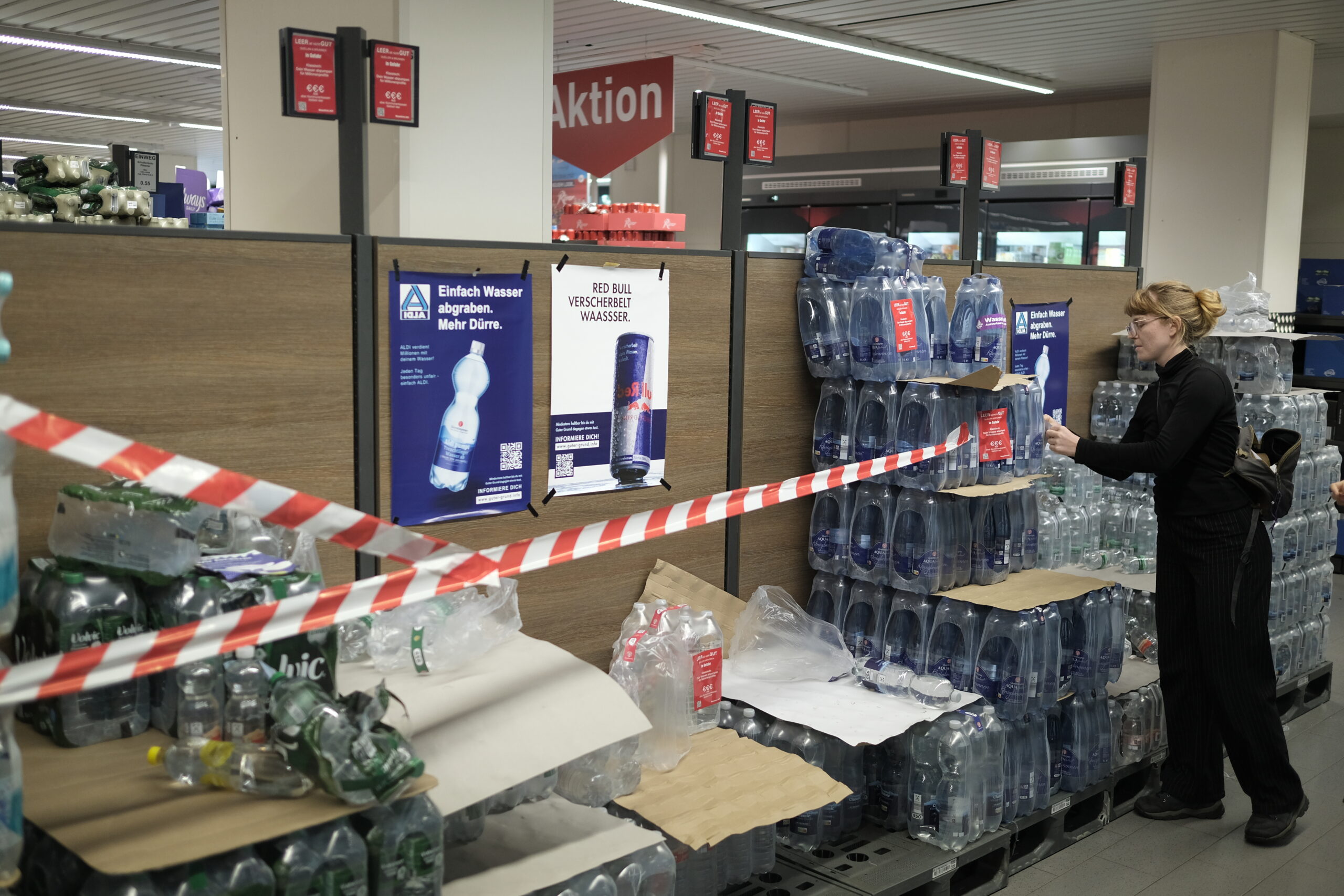Wasserkrise – Aktionen in Berliner Supermärkten