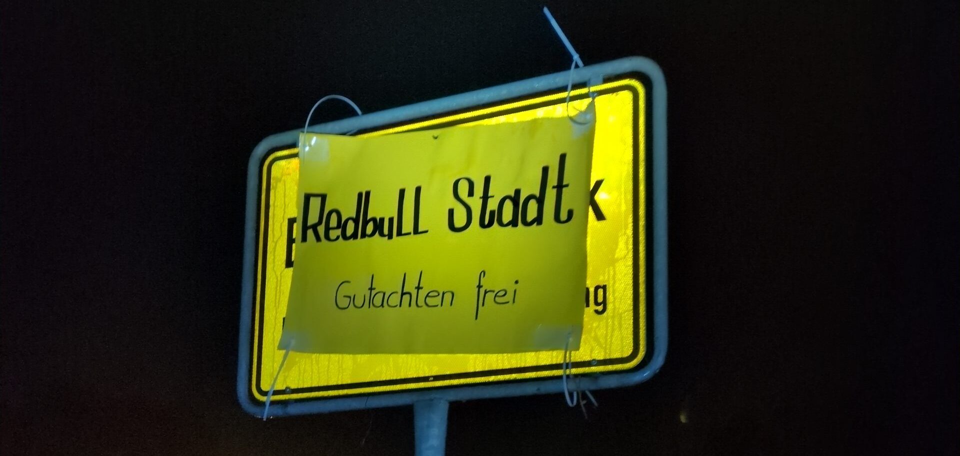 Red Bull statt Trinkwasser – Protest gegen geplante Dosenfabrik